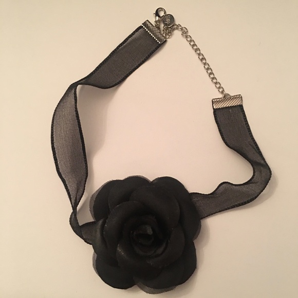 Claire's Jewelry - Flower Choker Necklace